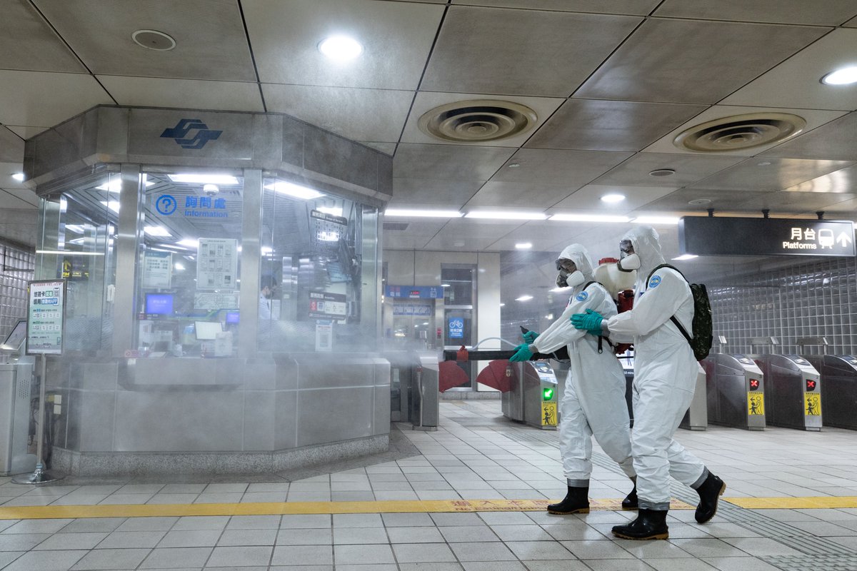 Taiwan Ministry of Defense:Troopers with 33 Chemical ROCArmy deployed in Taipei Main Station, Taoyuan Int'l Airport, and quarantine hotels for sterilization missions. ROCArmedForces stand with our people to StopTheSpread of COVID19 Omicron and ensure their safety