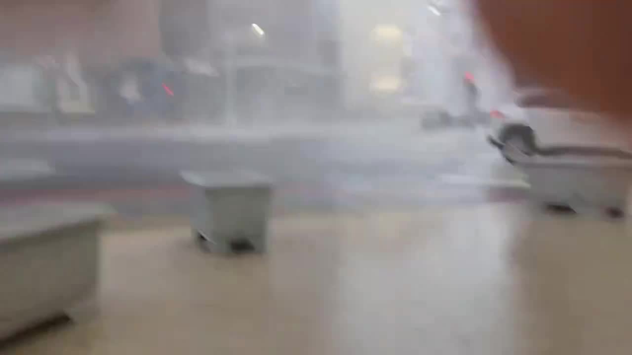 Footage of Typhoon Krathon roaring in the city of Kaohsiung, Taiwan